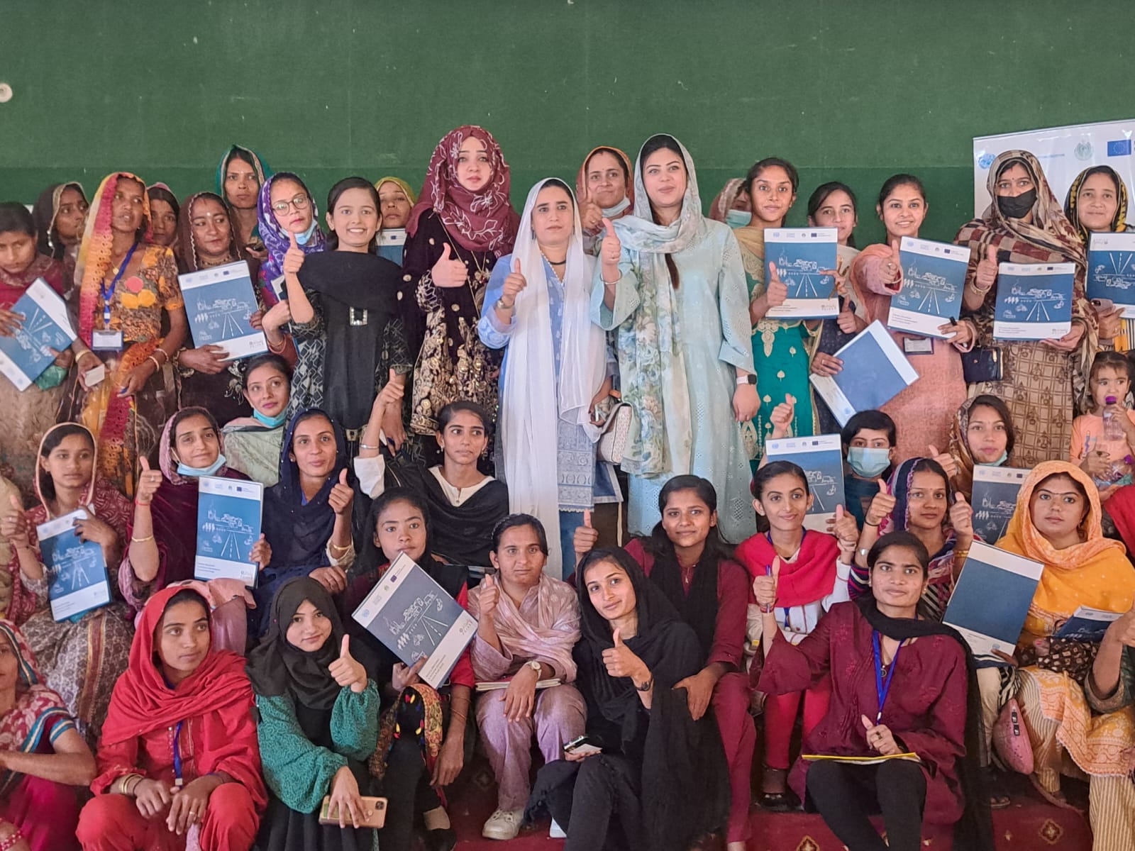 Benish Muneer receiving Award for Women Empowerment